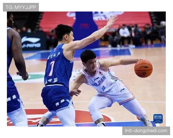 【2026年4月CBA联赛肋部渗透与纵深突破分析·赛中·战报半场战报：福建浔兴利用精准外线投射迫使江苏肯帝亚扩大防线