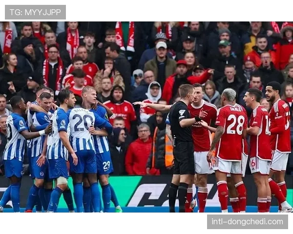 伯恩利主场迎战卢顿,上半场双方均无建树